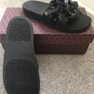 Tory Burch Blossom Slides